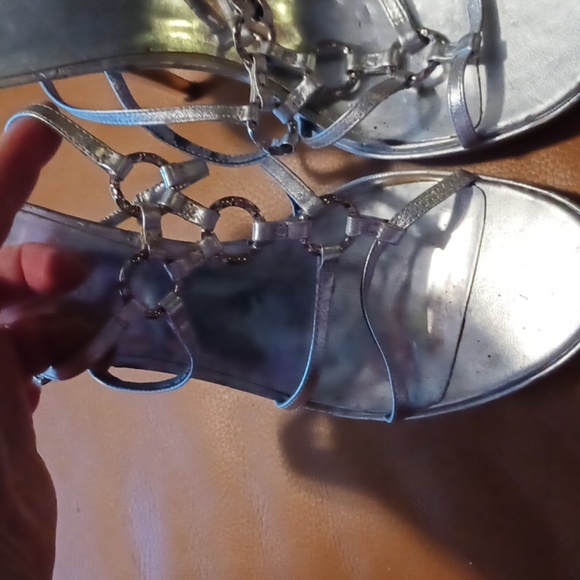 💙🌺Guess Silver Strappy Heeled Sandals - Picture 2 of 15